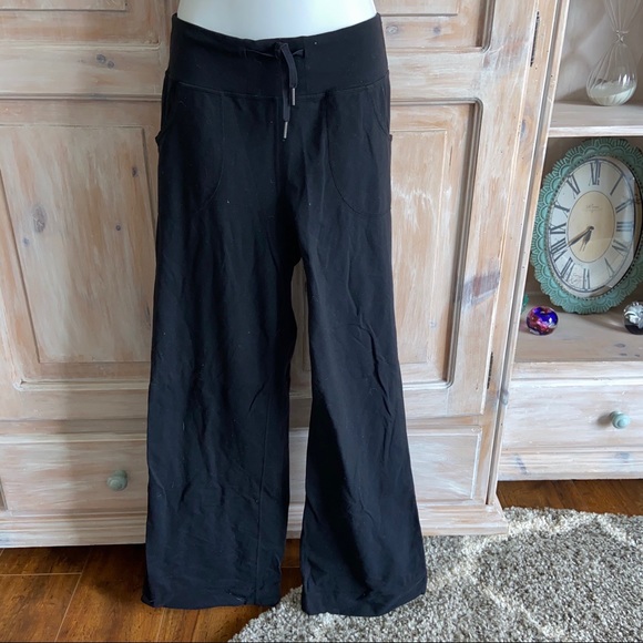 lululemon athletica Pants - Lululemon Black Wide Leg Pants Women’s 6